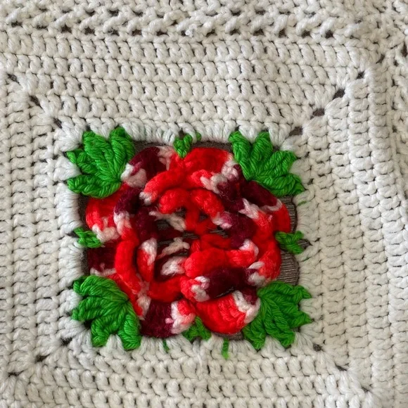 Crocheted Afghan Throw Blanket 3D Red Roses Granny Squares 51” X 52” - Picture 1 of 8
